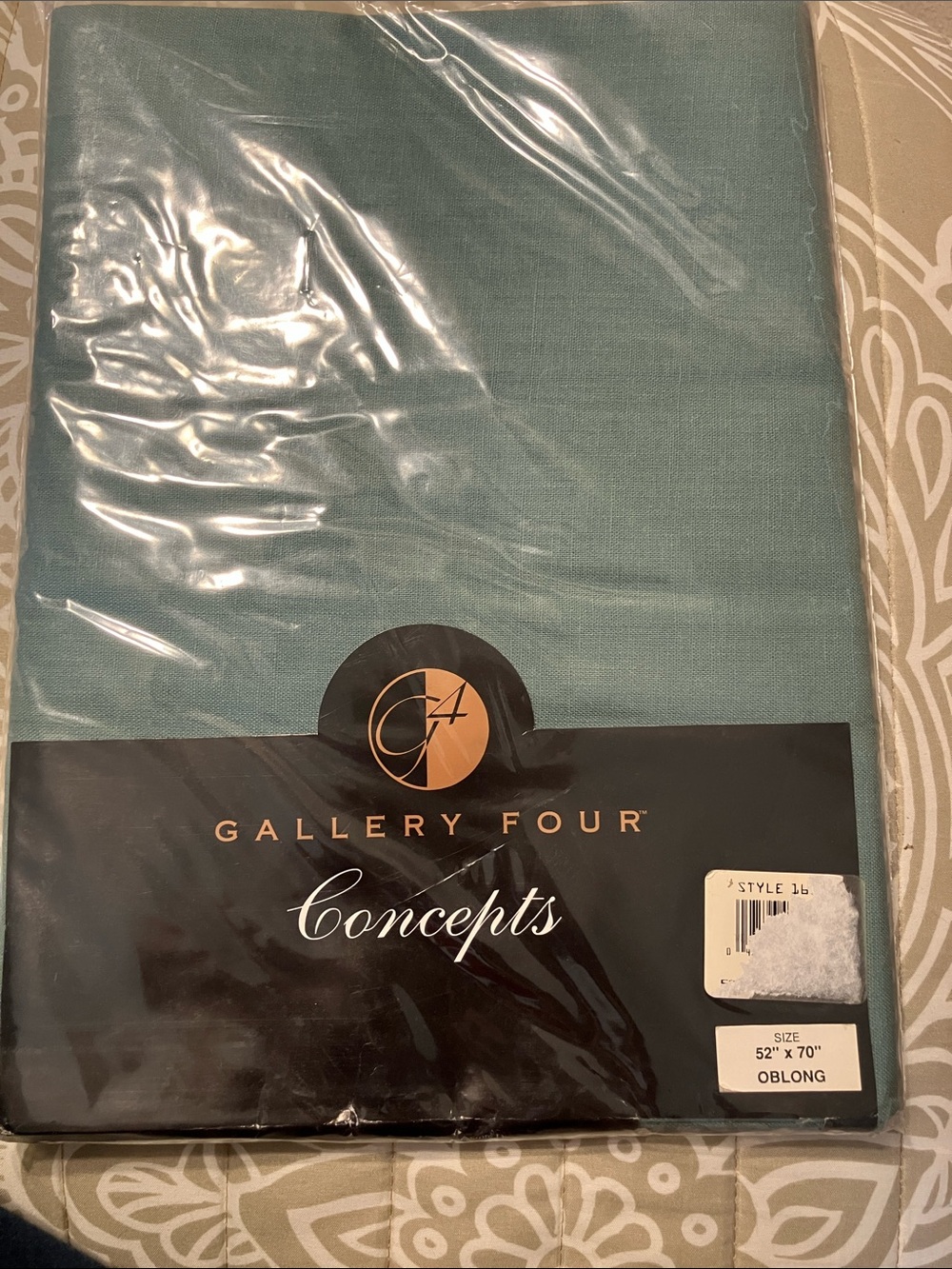 Gallery Four green Tablecloth 52x70